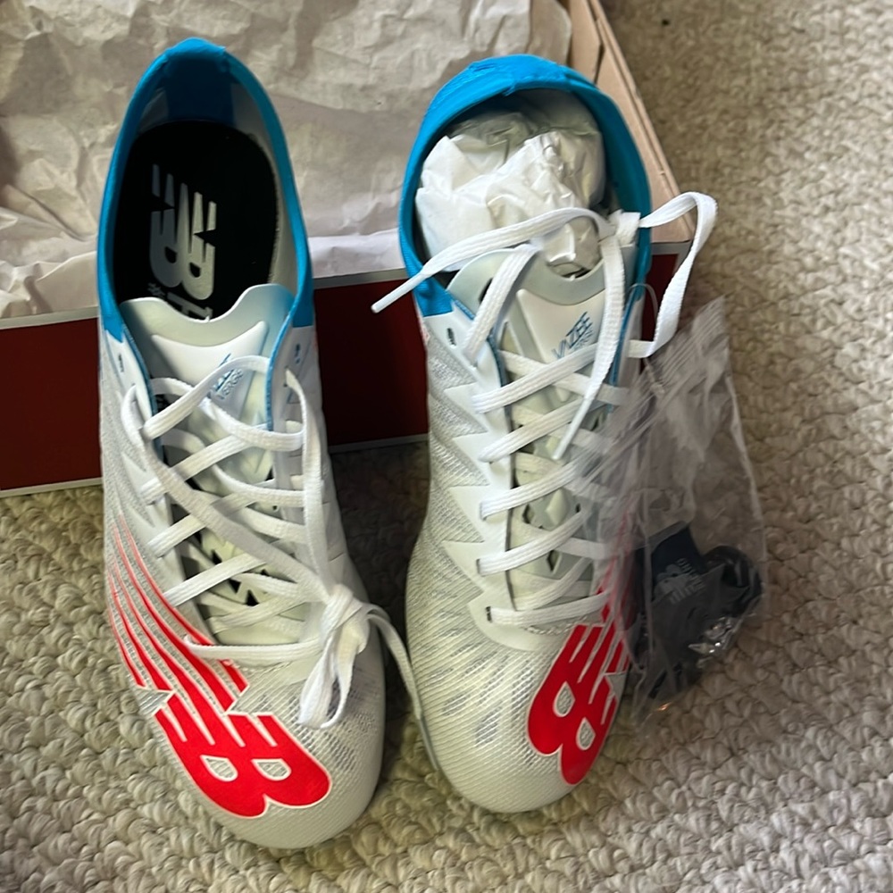 Women’s sprint spikes NEW